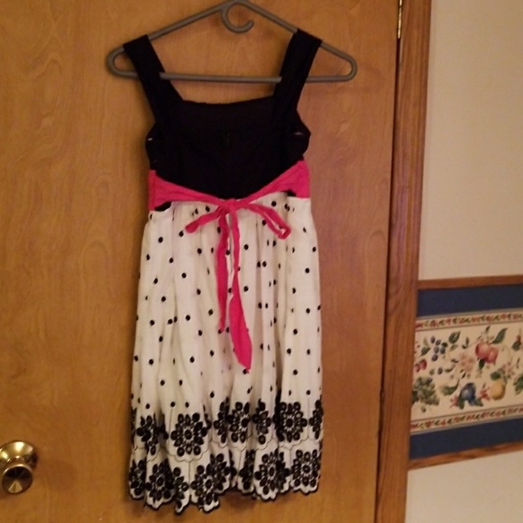 Girls dress size 10 - Picture 2 of 3